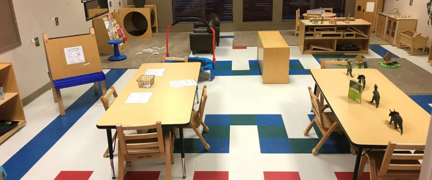 Cornerview Main room 2