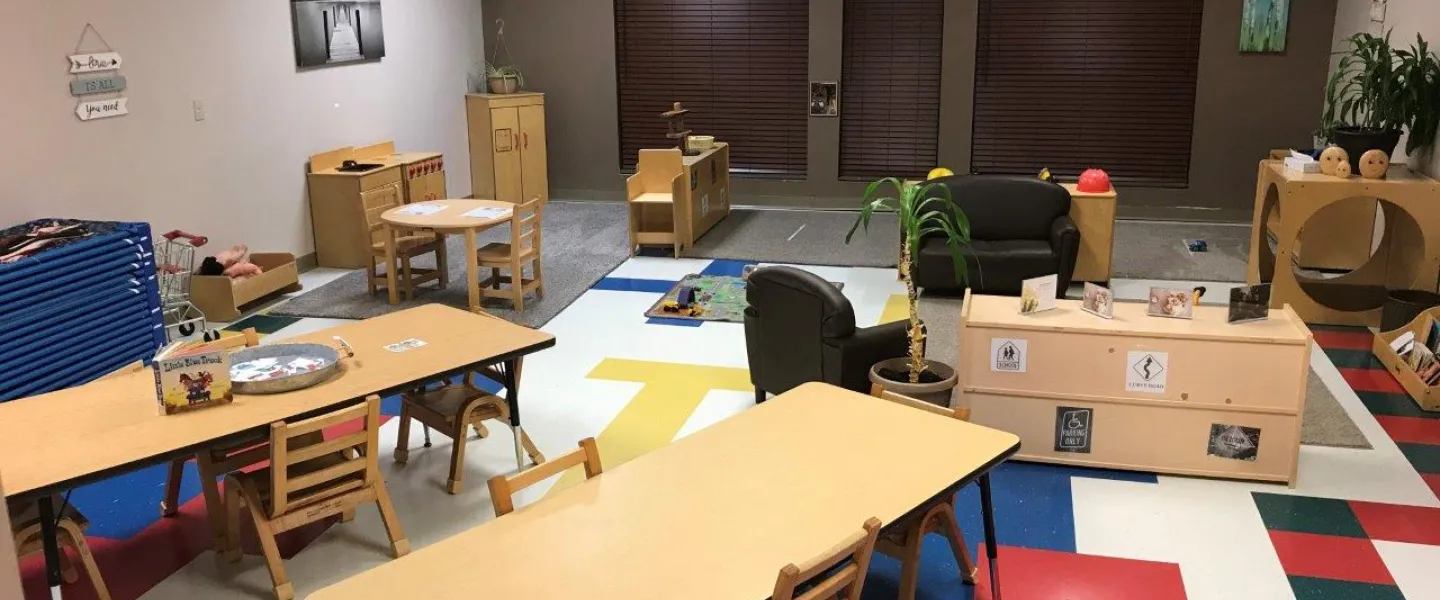 Cornerview Main room 1